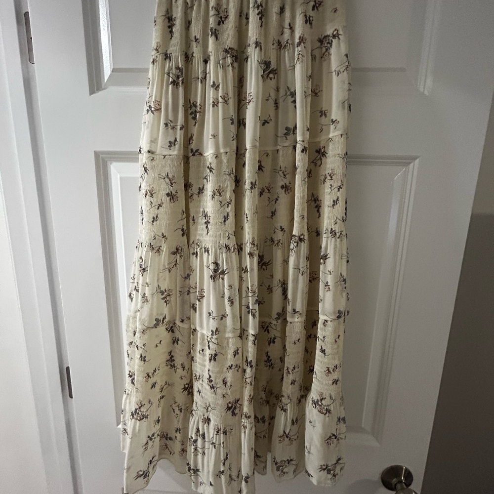 Chic Floral Cream Maxi Skirt